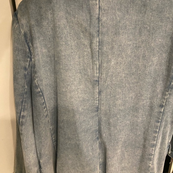 Entro large denim jacket Designed by Karl Lagerfeld - Picture 8 of 11